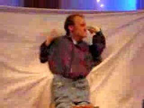 Galen dans på bröllop