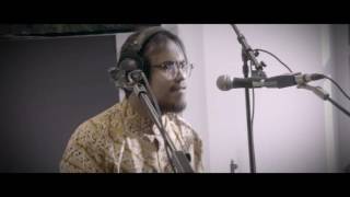 Rilan &amp; The Bombardiers   &#39;Walking On Fire&#39; Live @ Ekdom In De Ochtend