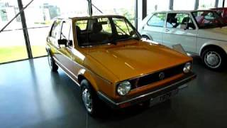 preview picture of video 'VW Autostadt Wolfsburg VW history and other classics. Museum.'