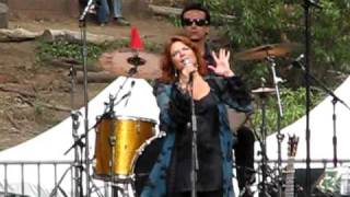 Roseanne Cash - She&#39;s Got You (Live)