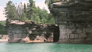 preview picture of video 'Pictured Rocks Cruise - Munising, MI'