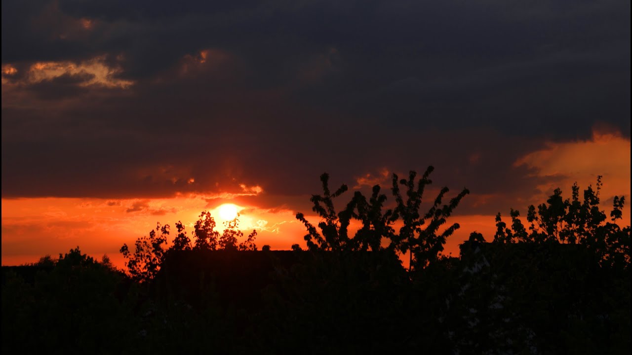 Amazing Sunset Timelapse (4K Ultra HD)