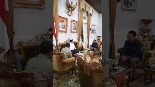 Download lagu Menerima audiensi dari jajaran manajemen dan staf ahli PLN Cianjur | Herman Suherman Bupati Cianjur mp3 Download lagu Menerima audiensi dari jajaran manajemen dan staf ahli PLN Cianjur | Herman Suherman Bupati Cianjur mp3