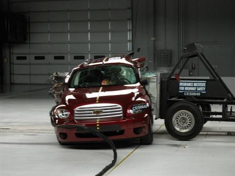 2009 Chevrolet HHR side IIHS crash test