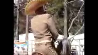 CORNELIO REYNA DE EL SALVADOR YA NO LLORES