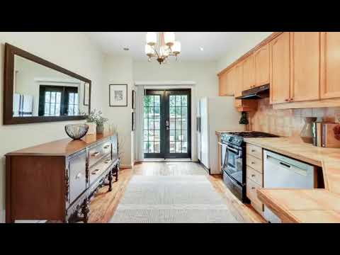 Funky Riverside Semi Steps from the Broadview Hotel | 19 Kintyre Ave