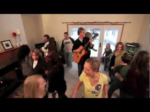 Jon Troast - Living Room Tour (Music Video)