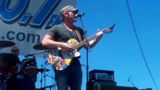 The Buckin Song Jerrod Niemann B93 Birthday Bash 18 6/19/10