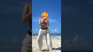 巨乳すぎてビキニがパンパンの美女ダンスを刮目せよ！