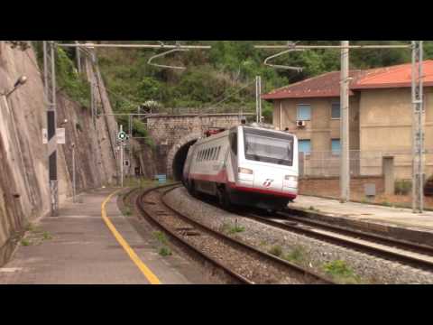 La FB delle 08,40.....8872, dopo il curvone scillese!!!!!!