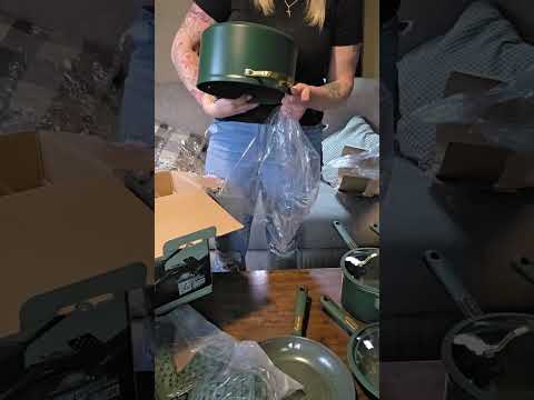 Review on thyme and table pots and pans set from Walmart. 10 out of 10. 
