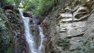 preview picture of video 'Водопад в районе Геленджика - Waterfall Near Gelendzhik (2011).'
