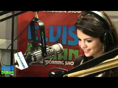 Selena Gomez Reacts to 2009 Justin Bieber Interview