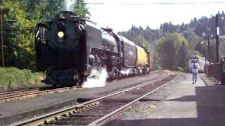 preview picture of video 'UP 844 stop at Hood River, OR'