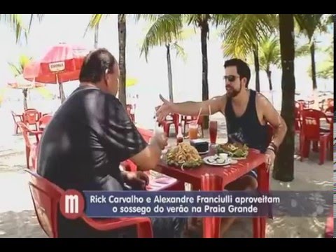 Alexandre Franciulli - Gazeta - Mulheres 12/02/2016 - Franciulli tenta vender pães na Praia Grande