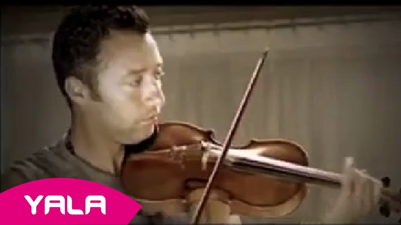 Ahmed Fahmi - Handoos Feat Mahmoud El Esseily (Official Clip) /  أحمد فهمى - هاندوس