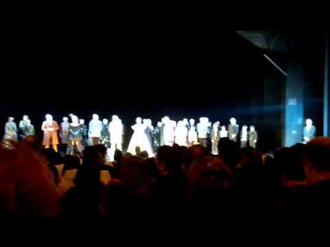Elisabeth Vienna Last Show 2014 Audience sings