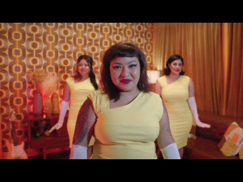 Elvia Cadena - The Shoop Shoop Song (it's in his kiss) [Official Video]