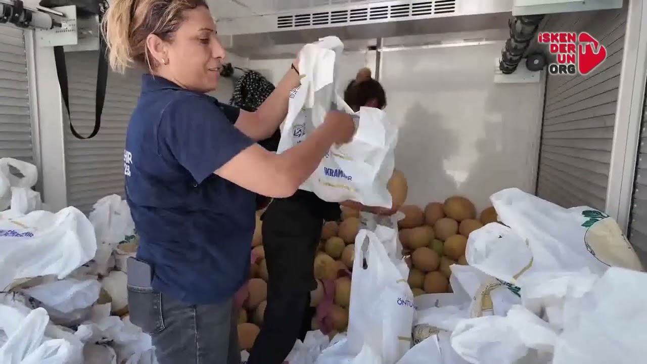 HBB'den Vatandaşlara 100 Ton Kavun Desteği
