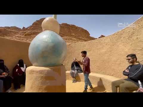 معرض فني في صحراء العلا، يقدم الفن للسياح والزوار