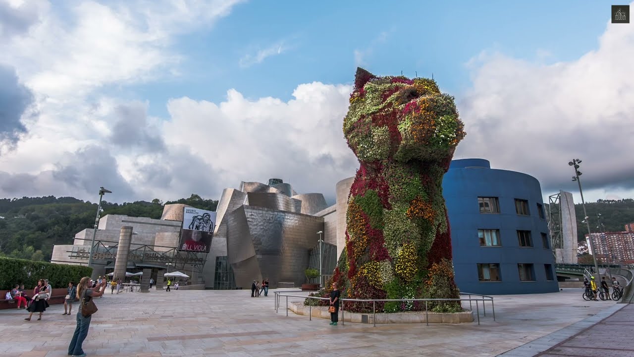 Guggenheim Museum Bilbao: Art Gallery or Futuristic Spaceship?