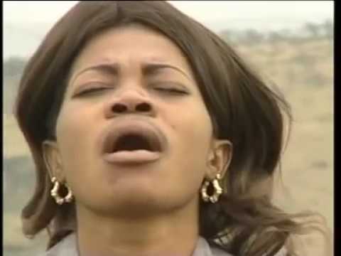 Angela Chibalonza – Amenena Mwenyewe (Official Music Video)