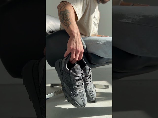 Чоботи жіночі шкіряні байка хутро 592641 Чорний Кросівки чоловічі термо вологостійкі 590252 Сірі