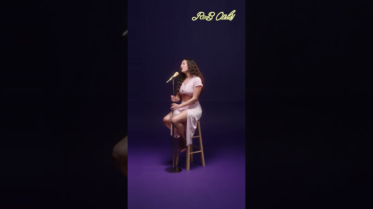 Sophia Galaté’s Voice Will Stop You Mid-Scroll