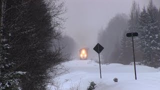 preview picture of video '451! CN 5694 near Utterson (25JAN2014)'