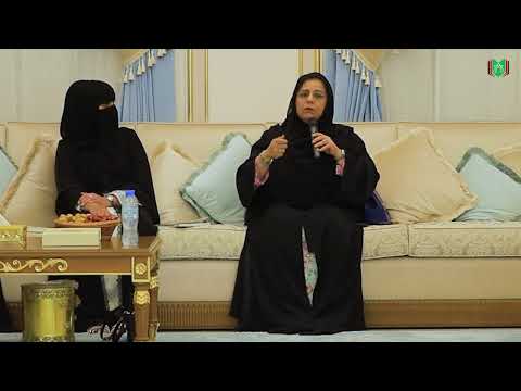 "جلسة في مركز سالم بن حم الثقافي بعنوان "أم الإمارات مسيرة عطاء في دعم وتمكين المرأة الإماراتية