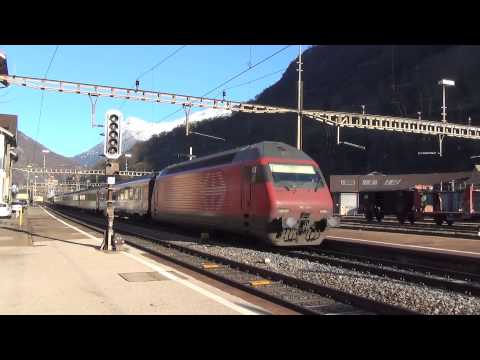 SBB Locomotiva Re 460 100-1 con InterRegio a Biasca