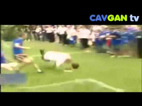 CAVGAN TV - Zinedine Zidane falls down at training with children [www.cavgan.com]