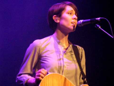 11/23 Tegan & Sara - Sara Needs A Real Crush + WWAG @ The Forum #2, Melbourne, VIC 5/12/10