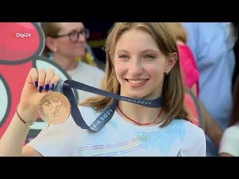 Romanian gymnast Barbosu receives disputed Olympic bronze medal | REUTERS