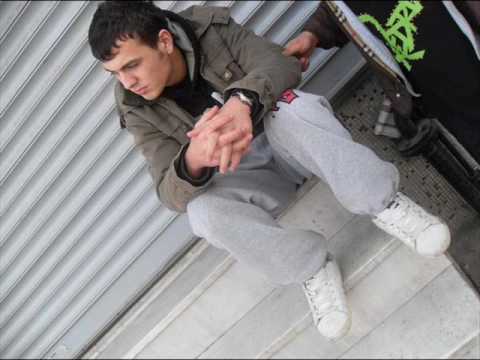 Afraz ft MitMit Büyümek istedikçe küçüldüm