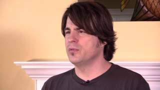 Country singer Jimmy Wayne talks, sings &#39;Paper Angels&#39;