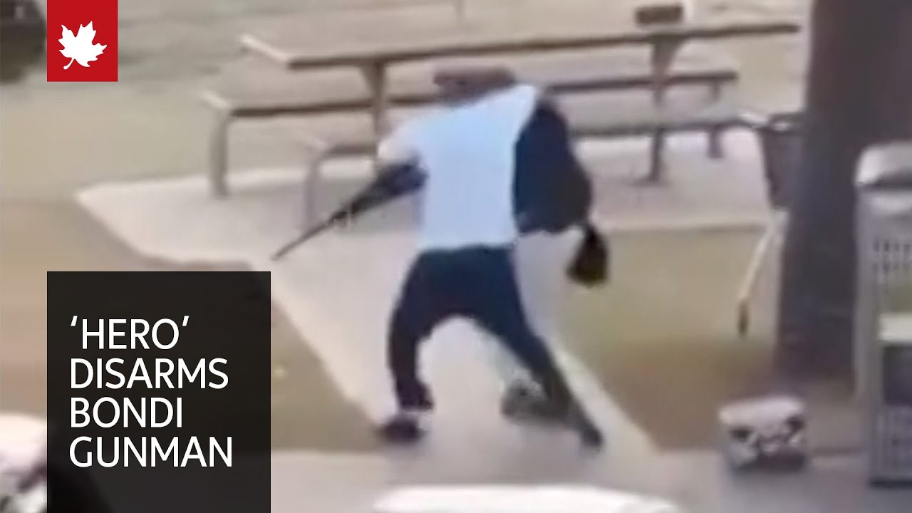 Distresssing content: 'Hero' disarms one of two gunmen at Bondi Beach