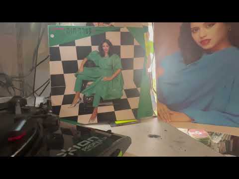 עפרה חזה חי בעברית Ofra Haza Chai en hébreu