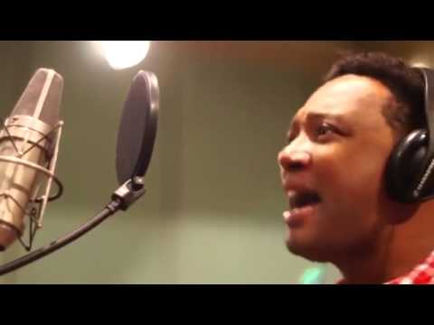 Clipe oficial Marquinhos Gomes e Péricles   Ele não desiste de você   YouTube.