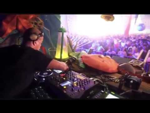 Erik Morillo plays 'Fabio Neural, Dj Fronter - Brr Baby Brr' @ El Row (Melbourne)