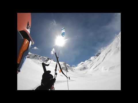 A perfect snowkiteday in switzerland