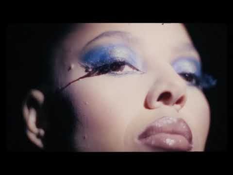 Mariama - Shadows and Dark lyrics video