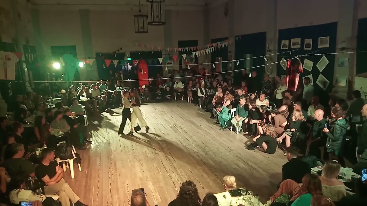 Video thumbnail for Abrazadxs Salto | Natalia Fures & Julieta Falivene | 04/06/2022 | Tristezas de la calle Corrientes