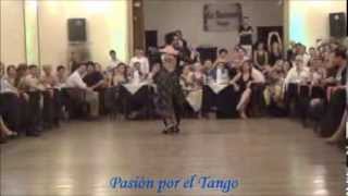 JIMENA HOEFFNER y FERNANDO CARRASCO Bailando el Tango YO en YIRA YIRA MILONGA