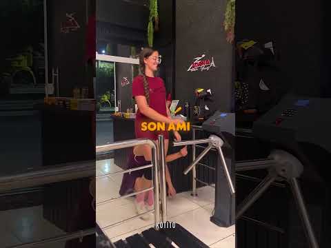 Elle a fait entrer son amie en douce dans la SALLE DE SPORT 😂 #shorts