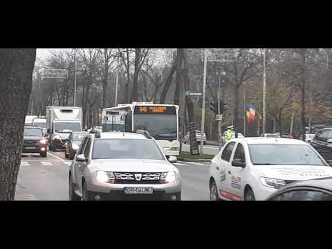 Un autobuz Mercedes Citaro E3 (linia 641) la Muzeul Satului