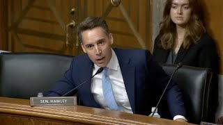 Hawley Levels With Former NIH Official Who Says No Censorship Took Place During Fauci's COVID Reign