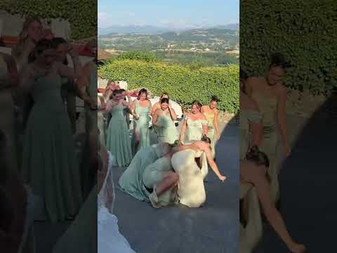Elles voulaient se marier 🤣 insta pour ne rien louper miss.eliina_ #mariage #drole #chute #copines