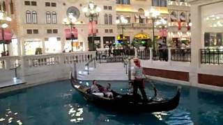 preview picture of video 'Venetian Grand Canal Macau  - Awesome experience'