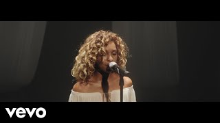 Izzy Bizu - Circles (Live) - Stripped (Vevo UK LIFT)